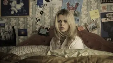 Backdrop for the TV series "Derry Girls" #1428044