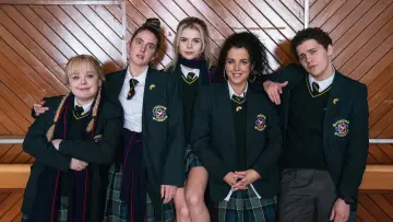 Backdrop for the TV series "Derry Girls" #1428048
