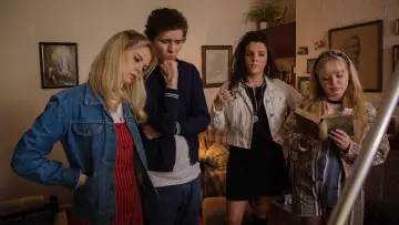 Backdrop for the TV series "Derry Girls" #1428049