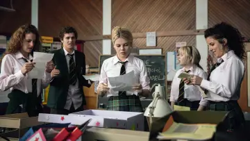 Backdrop for the TV series "Derry Girls" #1428050
