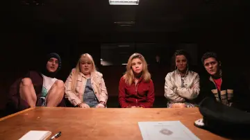 Backdrop for the TV series "Derry Girls" #1428052