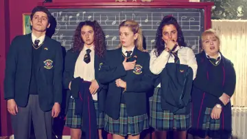 Backdrop for the TV series "Derry Girls" #1428061