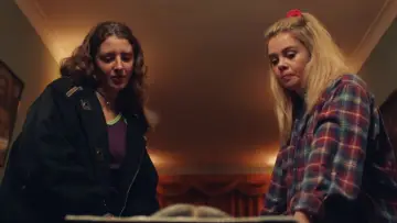 Backdrop for the TV series "Derry Girls" #1428065