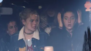 Backdrop for the TV series "Derry Girls" #1428070