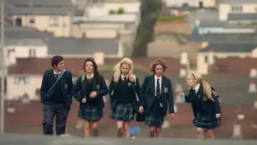 Backdrop for the TV series "Derry Girls" #1428080