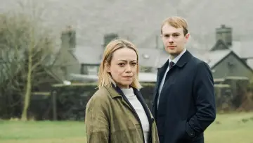 Backdrop for the TV series "Hidden" #1543555