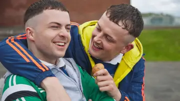 Backdrop for the TV series "The Young Offenders" #1482661