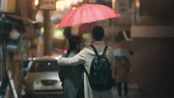 Backdrop for the TV series "Something in the Rain" #1399942