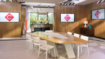 Backdrop for the TV series "C à vous" #1382011