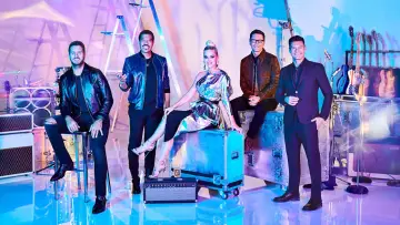 Backdrop for the TV series "American Idol" #1359883