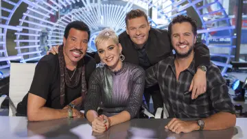 Backdrop for the TV series "American Idol" #1359895