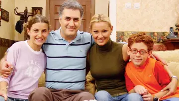 Backdrop for the TV series "Çocuklar Duymasın" #1335655