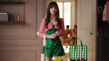 Backdrop for the TV series "Emily in Paris" #1332686