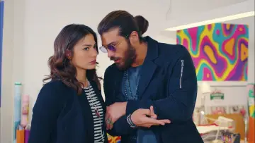 Backdrop for the TV series "Erkenci Kuş" #1360711