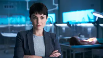 Backdrop for the TV series "Coroner" #1409924