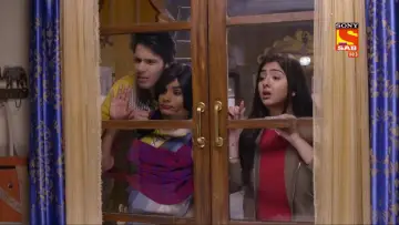 Backdrop for the TV series "Jijaji Chhat Par Hai" #1399087