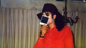 Backdrop for the TV series "Leaving Neverland" #1470847