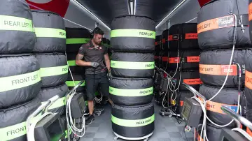 Backdrop for the TV series "Formula 1: Drive to Survive" #1367133
