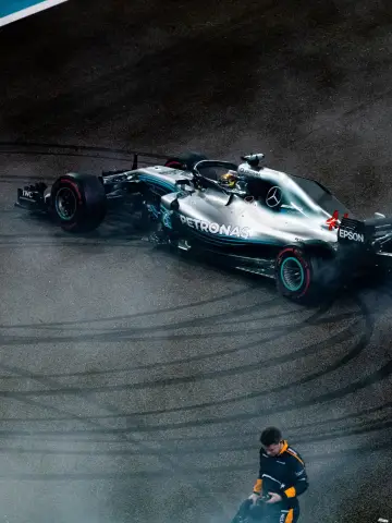 Poster for the TV series "Formula 1: Drive to Survive" #1367184