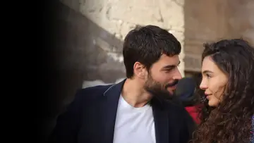 Backdrop for the TV series "Hercai" #1377770