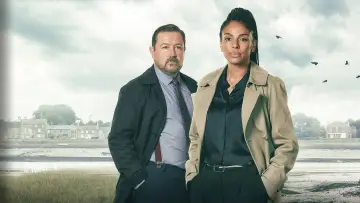 Backdrop for the TV series "The Bay" #1447203