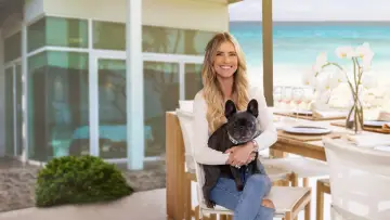 Backdrop for the TV series "Christina on the Coast" #1510222