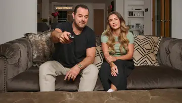 Backdrop for the TV series "Celebrity Gogglebox" #1413906