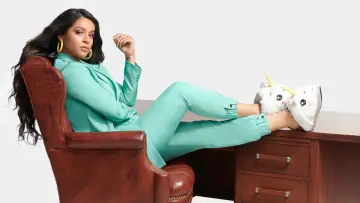 Backdrop к сериалу "A Little Late with Lilly Singh" #1347624