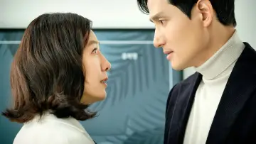 Backdrop for the TV series "The World of the Married" #1560229