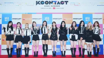 Backdrop for the TV series "LOONA TV" #1350735
