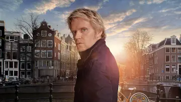 Backdrop for the TV series "Van der Valk" #1266646