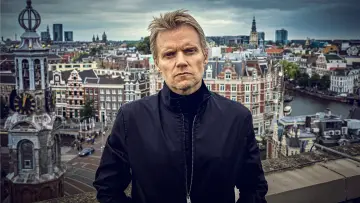 Backdrop for the TV series "Van der Valk" #1266650