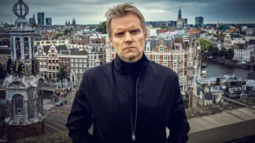 Backdrop for the TV series "Van der Valk" #1266653