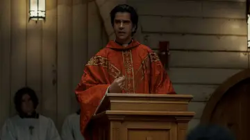 Backdrop for the TV series "Midnight Mass" #1394220