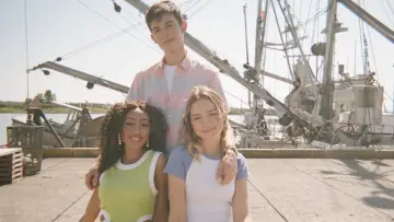 Backdrop for the TV series "Cruel Summer" #1464018
