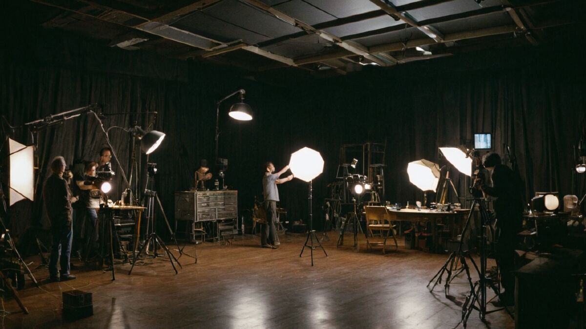 The difference between acting in a studio and on location